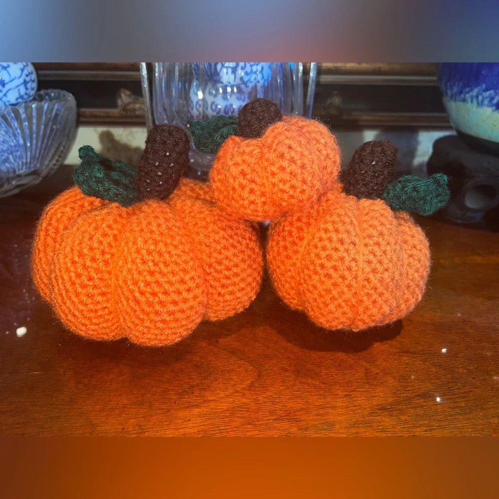 🎃 Set of Hand Crocheted Fall Pumpkins! - Picture 3 of 7